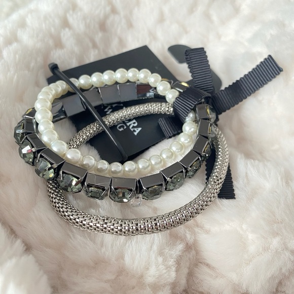 Simple Vera Vera Wang Black Silver Crystal Stone Set of Three Stretch Bracelet - Picture 5 of 15